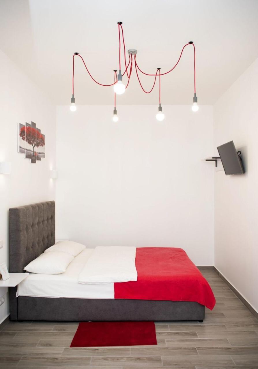 Deluxe Apartment In Old City Center Лвив Екстериор снимка